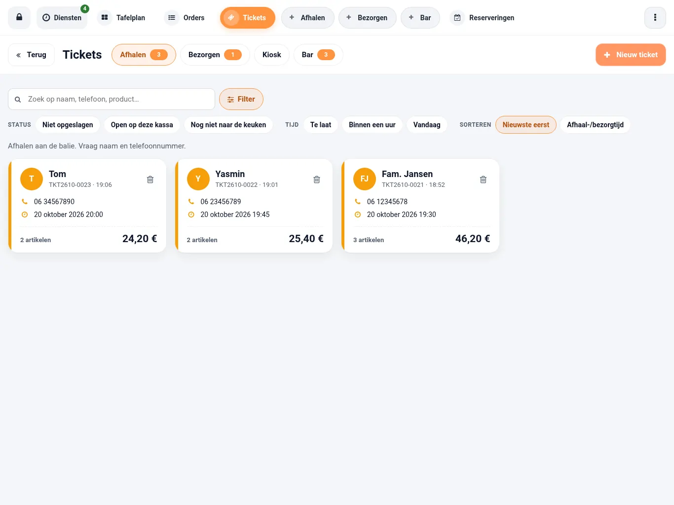 Het scherm Tickets met tabbladen per locatie, het zoekveld, de filterknop en ticketkaarten